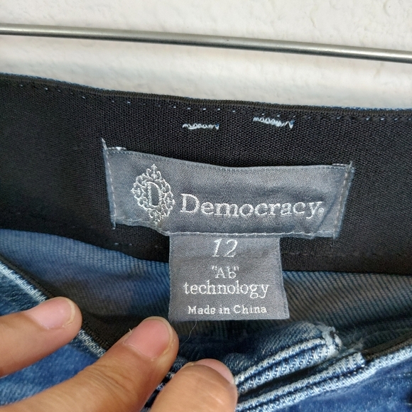 Democracy Ab Technology Crop Frayed Hem Jeans Size 12 - Picture 3 of 10